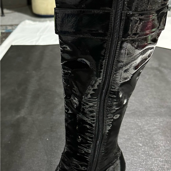 Black Patent Leather Boots with Diamond Stud Buckle, Size 8 - Picture 5 of 11